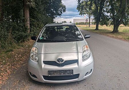 Toyota Yaris Cool+ *Zustand: Sehr Gut!* *TÜV Neu*