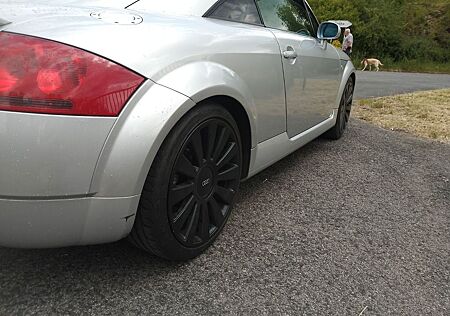 Audi TT Coupe 1.8T 132 kW -