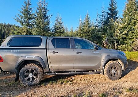 Toyota Hilux INVINCIBLE