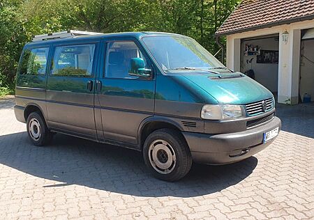 VW T4 California Volkswagen T4 Wohnmobil 2.5TDI/Standheizung/Solaranlage/AHK