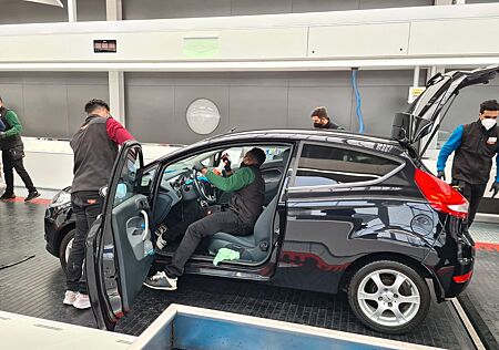 Ford Fiesta Titanium 1.4 Benziner 96 ps