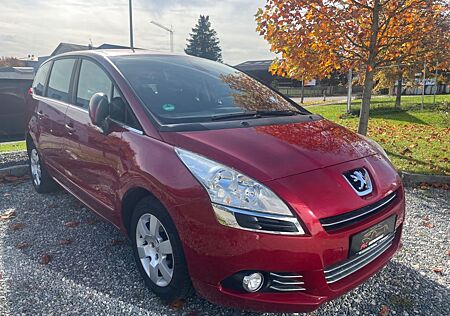 Peugeot 5008 Active Klimaaut Navi SHZ PDC SteuerketteNeu