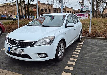 Kia Cee'd / Ceed 1.6 CVVT Spirit Spirit
