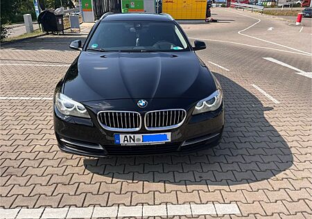 BMW 530d xDrive Touring A Luxury Line Luxury Line