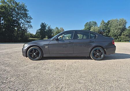 BMW 320i E90