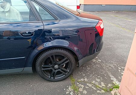 Audi A4 1.6 -