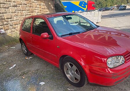 VW Golf Volkswagen 1.6 Auto Highline Lackschäden 2.Hand