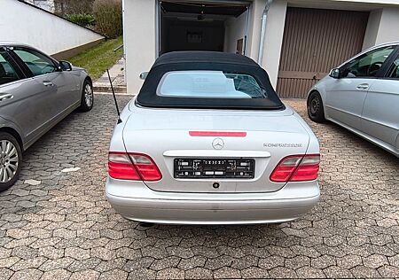 Mercedes-Benz CLK 200 KOMPRESSOR AVANTGARDE Avantgarde