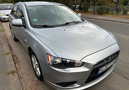Mitsubishi Lancer Sportback Invite