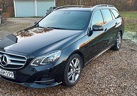 Mercedes-Benz E 200 BlueTEC T AVANTGARDE LED Leder Navi