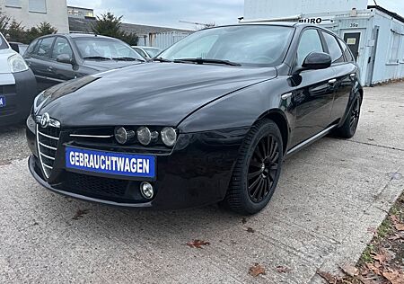 Alfa Romeo 159 1.9 JTDM 16V SPORTWAGON Distinctive AUTOMATIK !