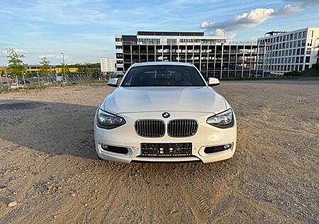 BMW 120d Urban Line Sport Aut./Navi Prof./RFK/HGSD
