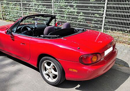 Mazda MX-5 gebraucht kaufen Mazda MX-5 1.9 16V - Rot- Klimaanlage