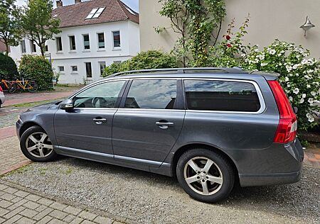 Volvo V70 D5 AWD Momentum Geartronic Momentum