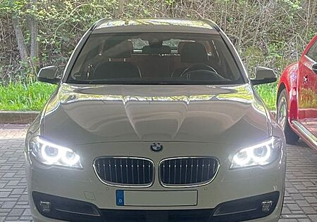 BMW 530d Touring A Night Vision
