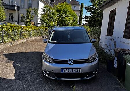 VW Touran Volkswagen 1.6 TDI Highline BlueMotion Technolog...