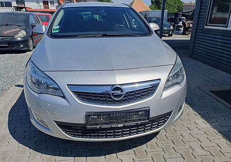 Opel Astra J Lim. 5-trg. Design Edition