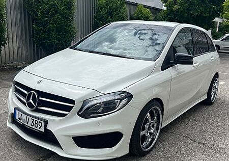 Mercedes-Benz B 180 d AMG LED harman/Kardon klimatronic kamera