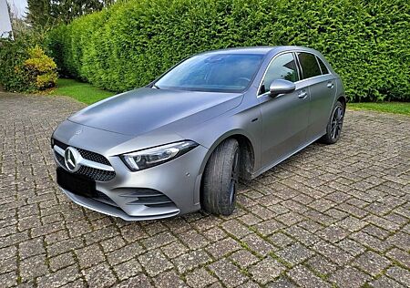Mercedes-Benz A 250 e DCT - AMG Line