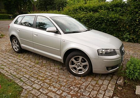 Audi A3 1.6 Sportback mit Sitzheizung und -Navi