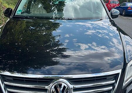 VW Tiguan Volkswagen 2.0 TDI 4MOTION Sport & Style Sport &...
