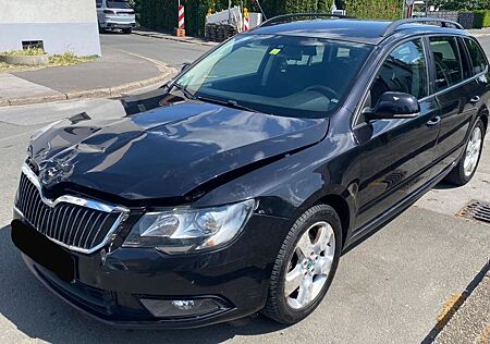 Skoda Superb 2.0 TDI 4x4 unfallschaden