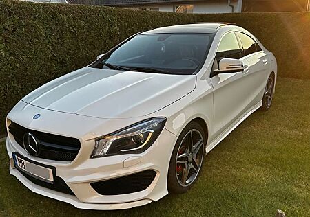 Mercedes-Benz CLA 220 CDI AMG Distronic+ Panorama AHK Xenon