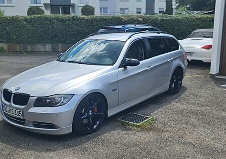 BMW 335i Touring mit Standheizung ab Werk