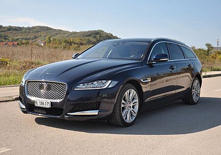 Jaguar XF 25d AWD 240PS R-Sport Sportbrake Auto. R-...