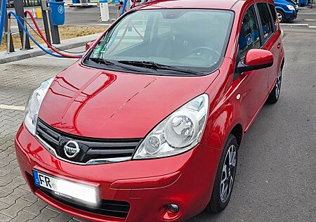 Nissan Note tekna 1.6 Automatik tekna, Display, Parktro
