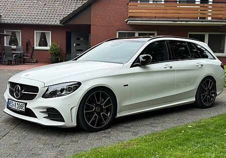 Mercedes-Benz C 300 de T AMG Pano LED Junge St. Batteriezert.