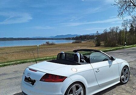 Audi TTS Roadster 2.0 TFSI quattro -