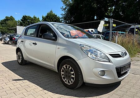 Hyundai i20 Edition + Klima 1 Hand