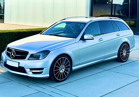 Mercedes-Benz C 180 T AMG Line mit Turbomotor von W205