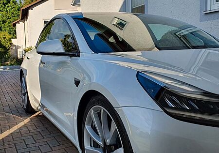 Tesla Model 3 Langstreckenbatterie - Allradantrieb...