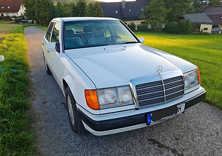 Mercedes-Benz 230 E W 124 Restauriert Gutachten Note 1 -