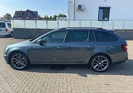 Skoda Octavia Combi RS*DSG*TEMP/SHZ/NAVI/PDC V&H/LED/
