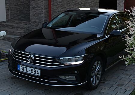 VW Passat Volkswagen 2.0 TDI SCR Elegance Elegance