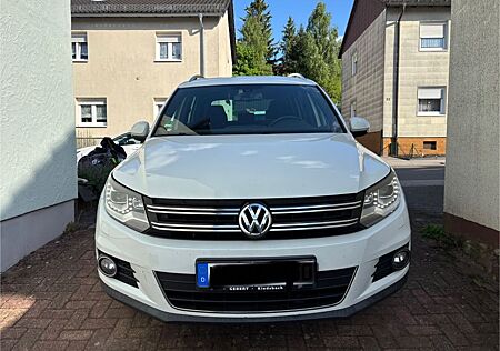 VW Tiguan Volkswagen 2.0 TDI BlueMotion Tech Sport & Style...