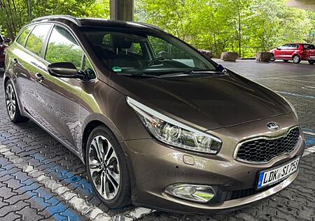 Kia Cee'd Sportswagon 1.6 CRDi 128 Platinum Edit...