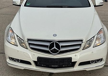 Mercedes-Benz E 200 Coupé CGI BlueEFFICIENCY AVANTG....