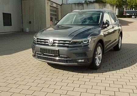 VW Tiguan Volkswagen Highline / 4Motio/AHK/Navi/LED/Keyless
