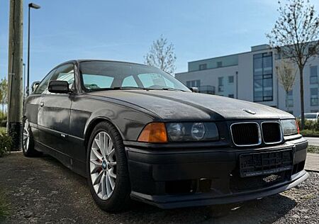 BMW 320i Coupe