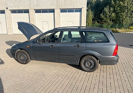 Ford Focus 1.6 -2J TÜV 4 Allwetterreifen Winterauto