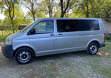 VW T5 Transporter Volkswagen lang mit Doppelschiebetür