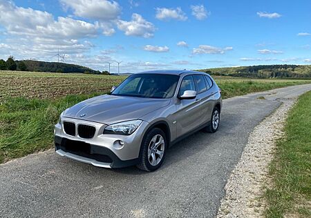 BMW X1 sDrive20i Klimaautomatik Navigation PanoramaD