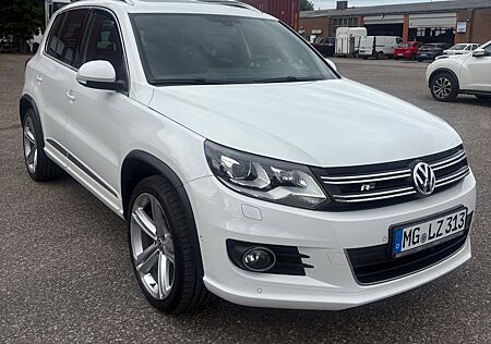 VW Tiguan Volkswagen 4Motion R-LINE PANO/KAMERA/AHK