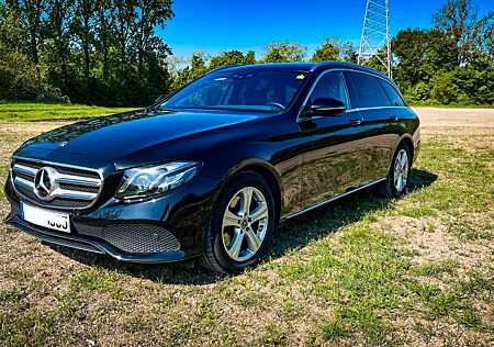 Mercedes-Benz E 220 d 4MATIC T Autom. -