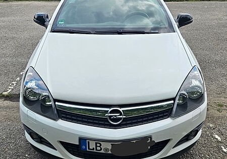 Opel Astra 1.8 ECOTEC Edition "111 Jahre" Edition...