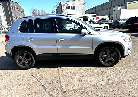 VW Tiguan Volkswagen Team,2.0 Benzin ,4 WD,Klimatronik,PDC,AHK